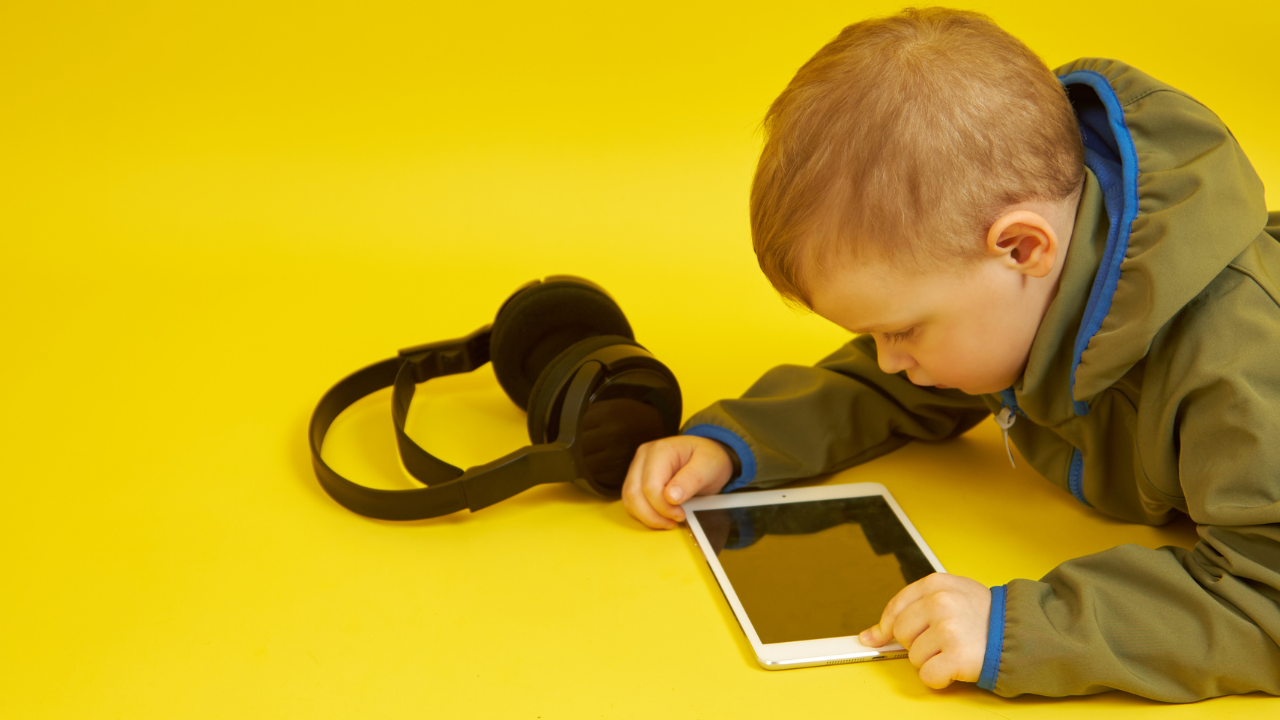 Is Your Child Addicted to Screens? 7 Warning Signs Every Parent Should Know