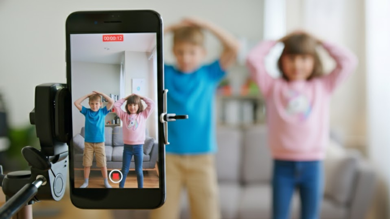 Parenting in the Age of TikTok: Setting Boundaries Without Losing Trust